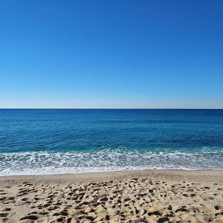 Larsens Ξενοδοχείο με διαμερίσματα Αλάνια