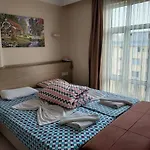 Larsens Apart-hotel *
