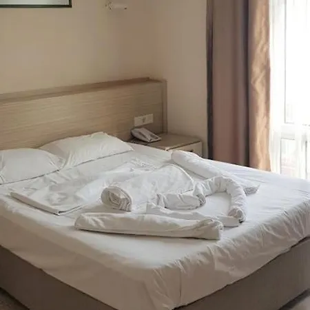 Larsens Aparthotel *